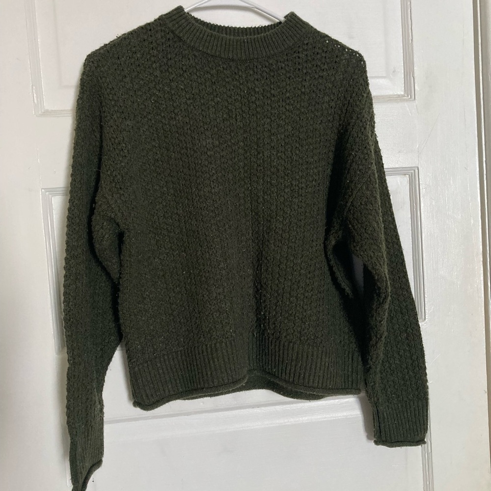 Universal Thread Dark Green Crew Neck Sweater